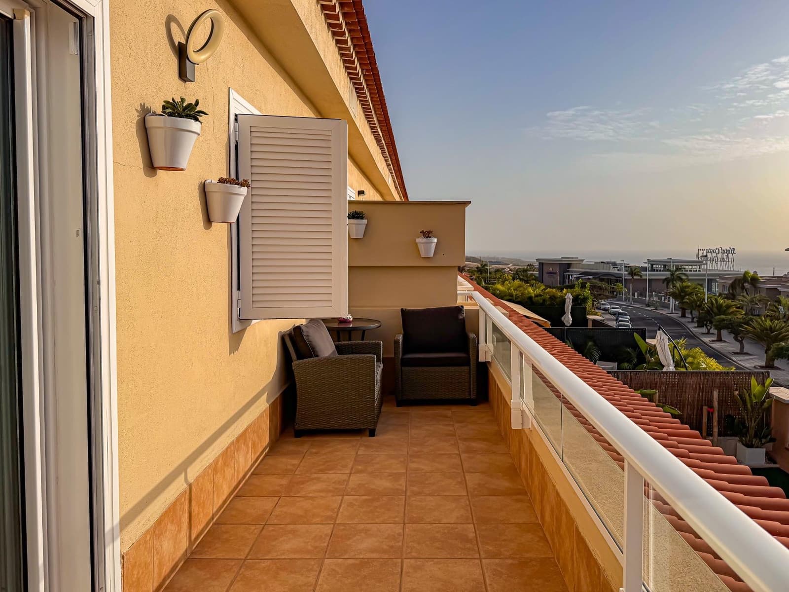 4 slaapkamer Villa te koop in Puerto Santiago met zwembad garage - € 1.150.000 (Ref: 8699896)