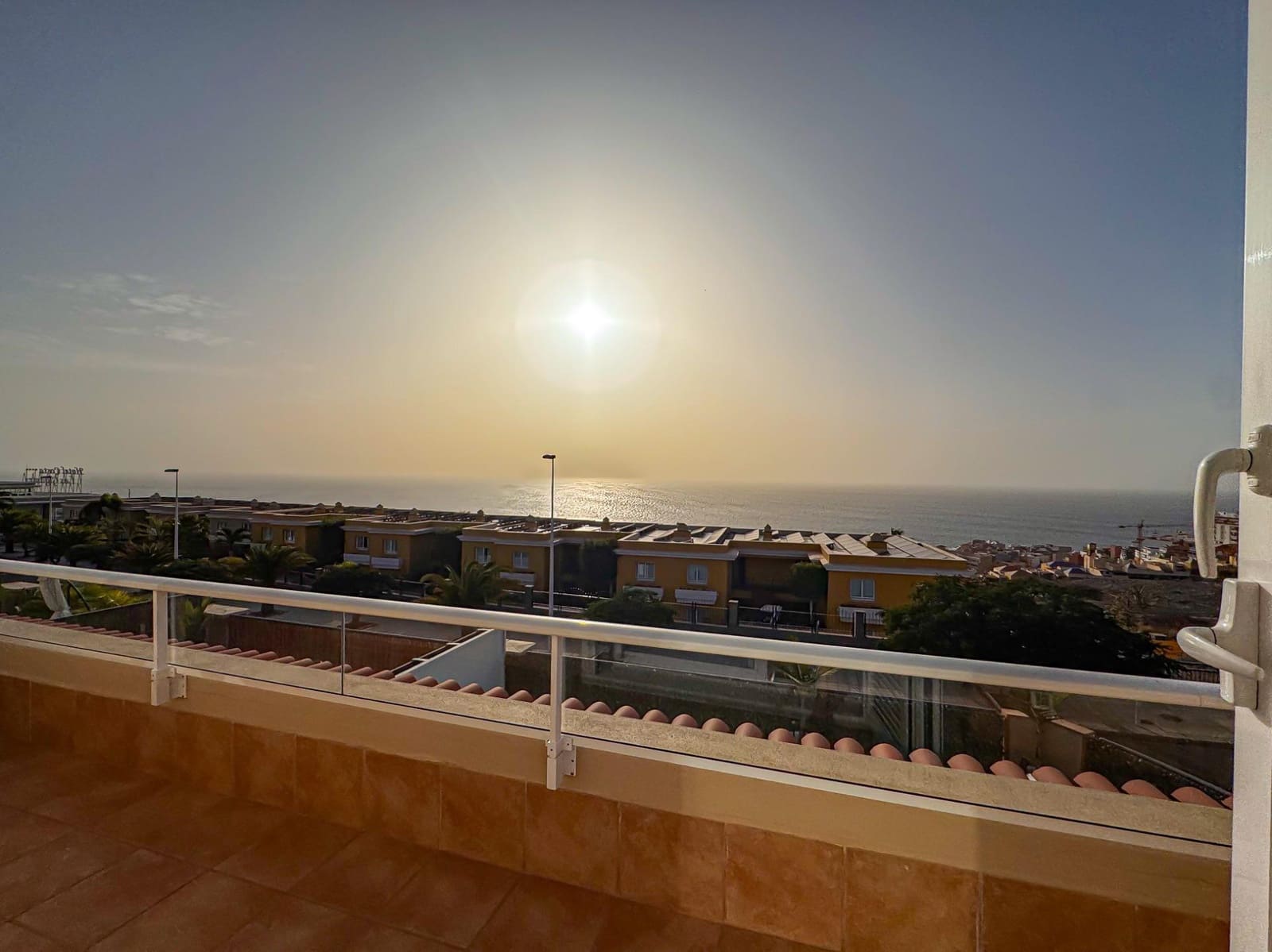 4 soverom Villa til salgs i Puerto Santiago med svømmebasseng garasje - € 1 150 000 (Ref: 8699896)