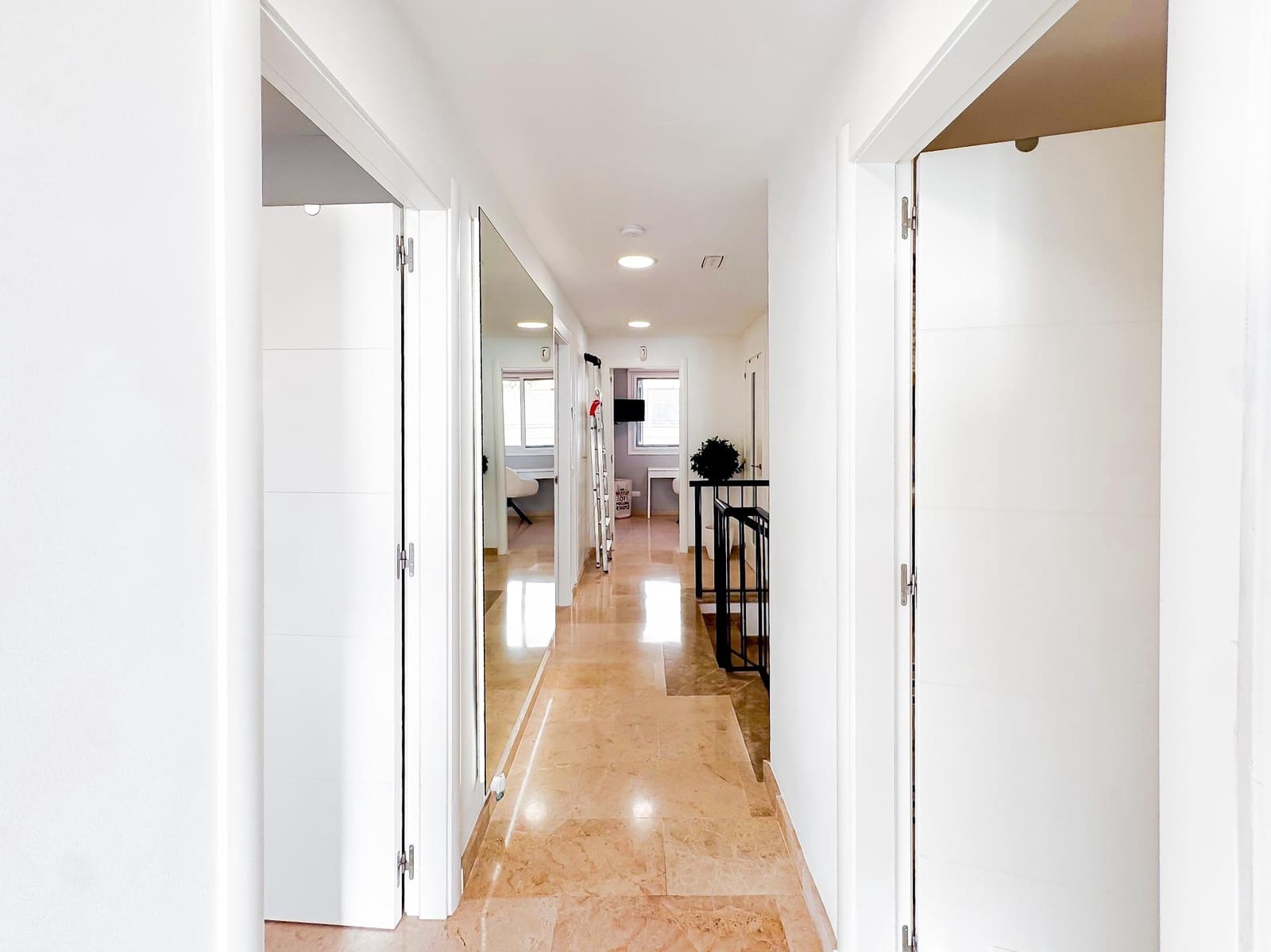 4 soverom Villa til salgs i Puerto Santiago med svømmebasseng garasje - € 1 150 000 (Ref: 8699896)