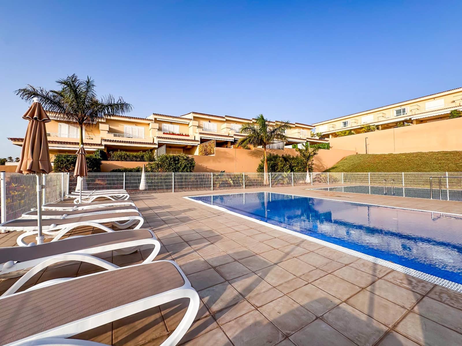 4 soverom Villa til salgs i Puerto Santiago med svømmebasseng garasje - € 1 150 000 (Ref: 8699896)