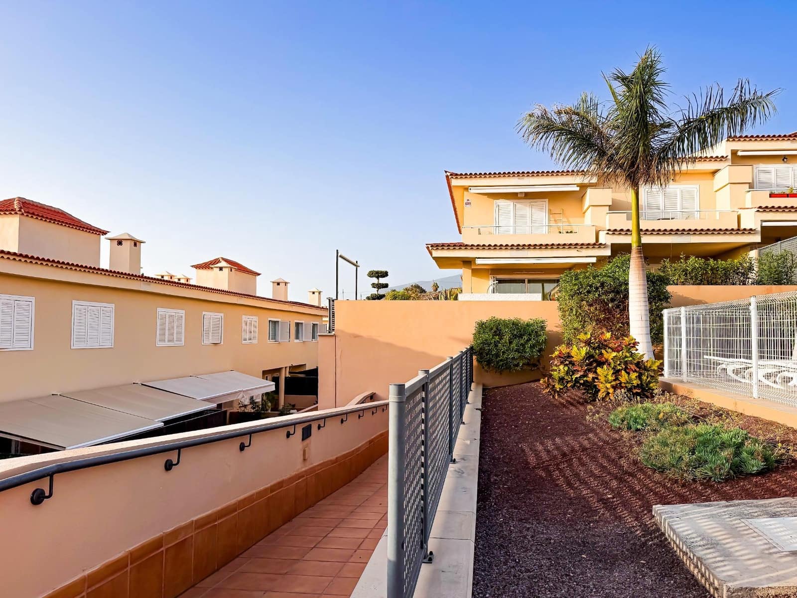 4 soverom Villa til salgs i Puerto Santiago med svømmebasseng garasje - € 1 150 000 (Ref: 8699896)