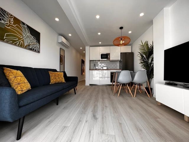 Virksomhed til salg i Los Cristianos, Arona - € 219.000 (Ref: 8880081)