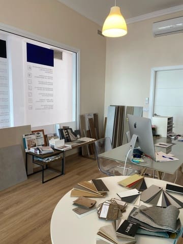 Virksomhed til salg i Los Cristianos, Arona - € 219.000 (Ref: 8880081)