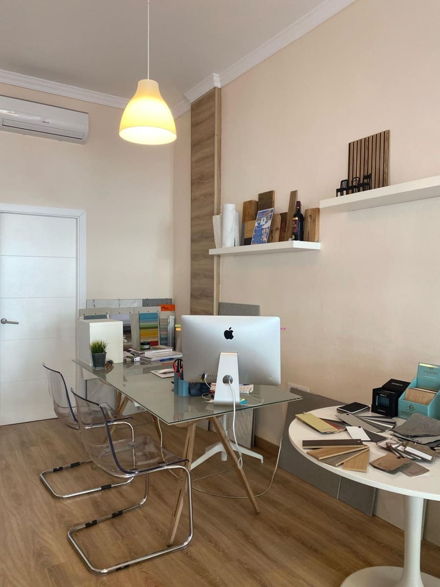 Virksomhed til salg i Los Cristianos - € 219.000 (Ref: 8880081)