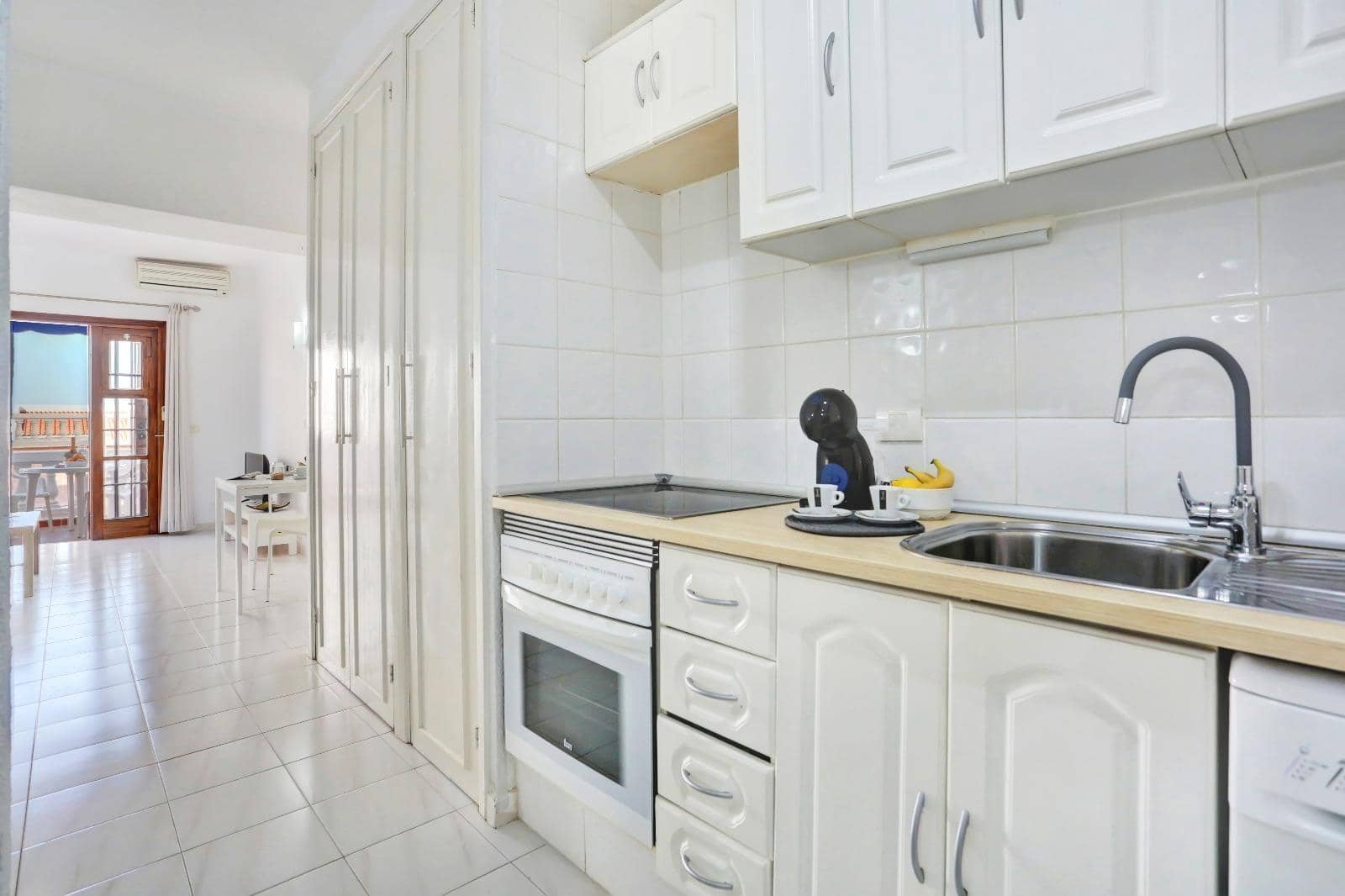 Yksiö myytävänä paikassa Los Cristianos mukana uima-altaan - 193 000 € (Ref: 8928724)