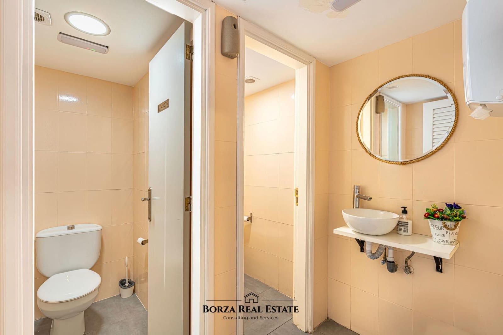 Erhverv til salg i Los Cristianos - € 169.900 (Ref: 8936971)