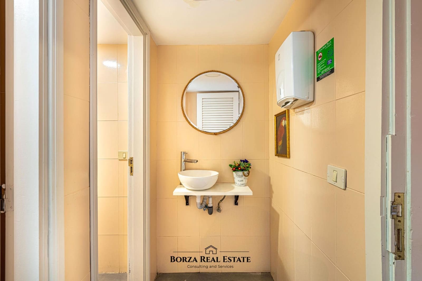 Erhverv til salg i Los Cristianos - € 169.900 (Ref: 8936971)