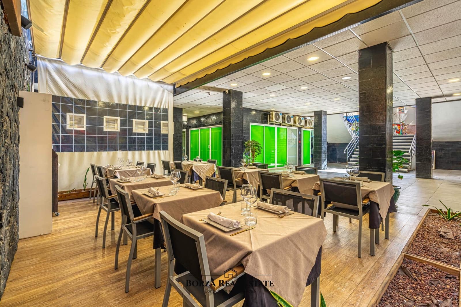 Erhverv til salg i Los Cristianos - € 169.900 (Ref: 8936971)