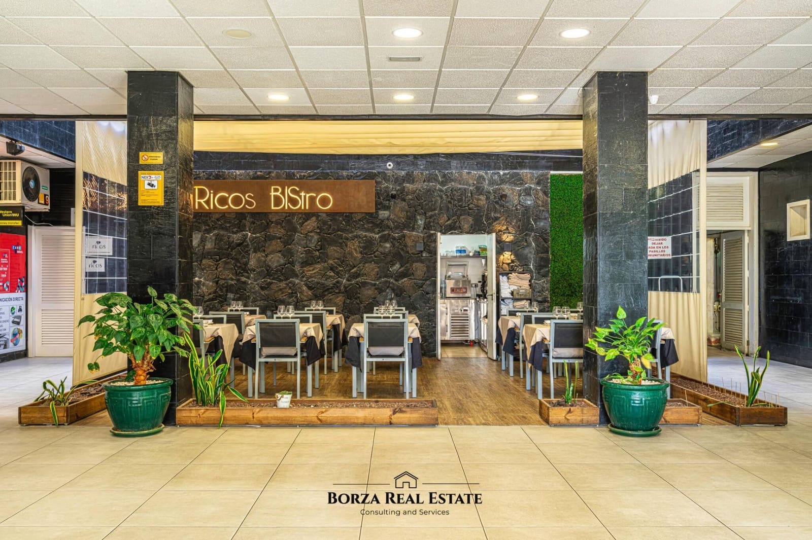 Commercial for sale in Los Cristianos - € 169,900 (Ref: 8936971)