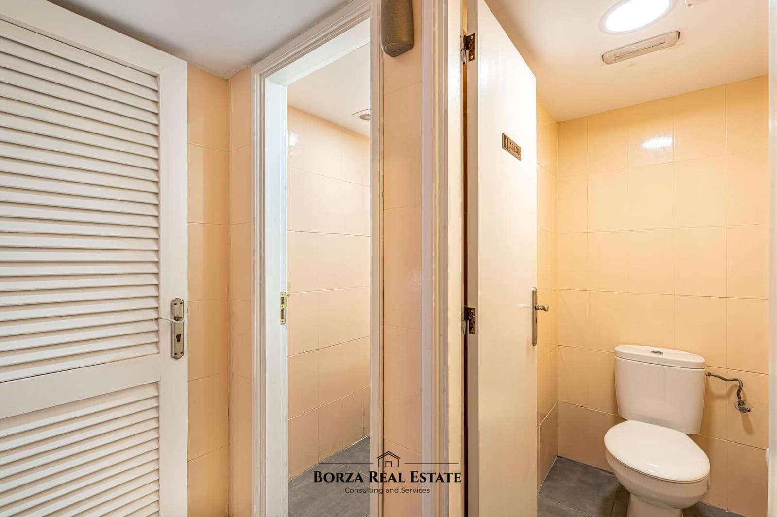 Kommersiell til salgs i Los Cristianos - € 169 900 (Ref: 8936971)