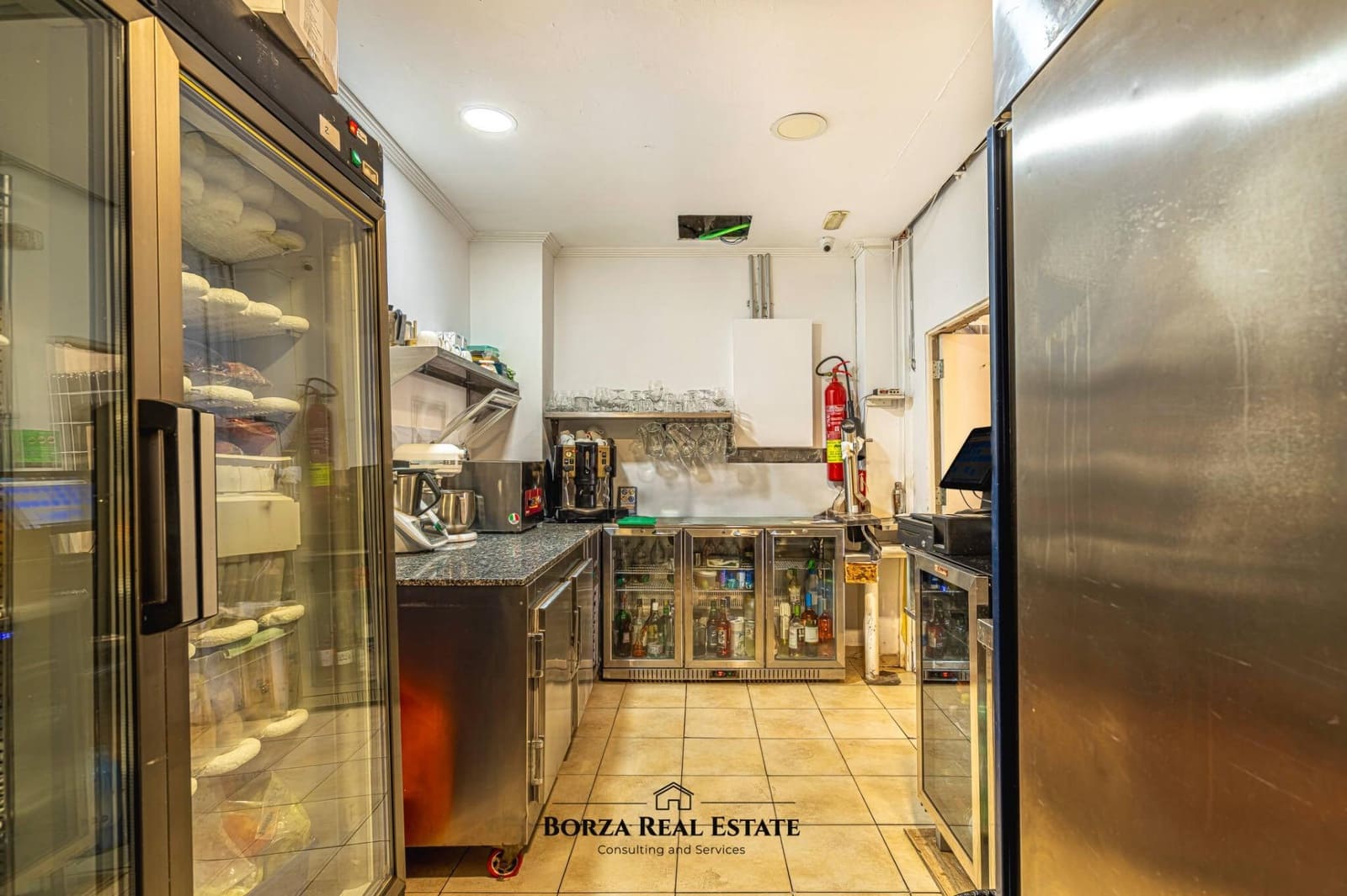 Kommersiell til salgs i Los Cristianos - € 169 900 (Ref: 8936971)