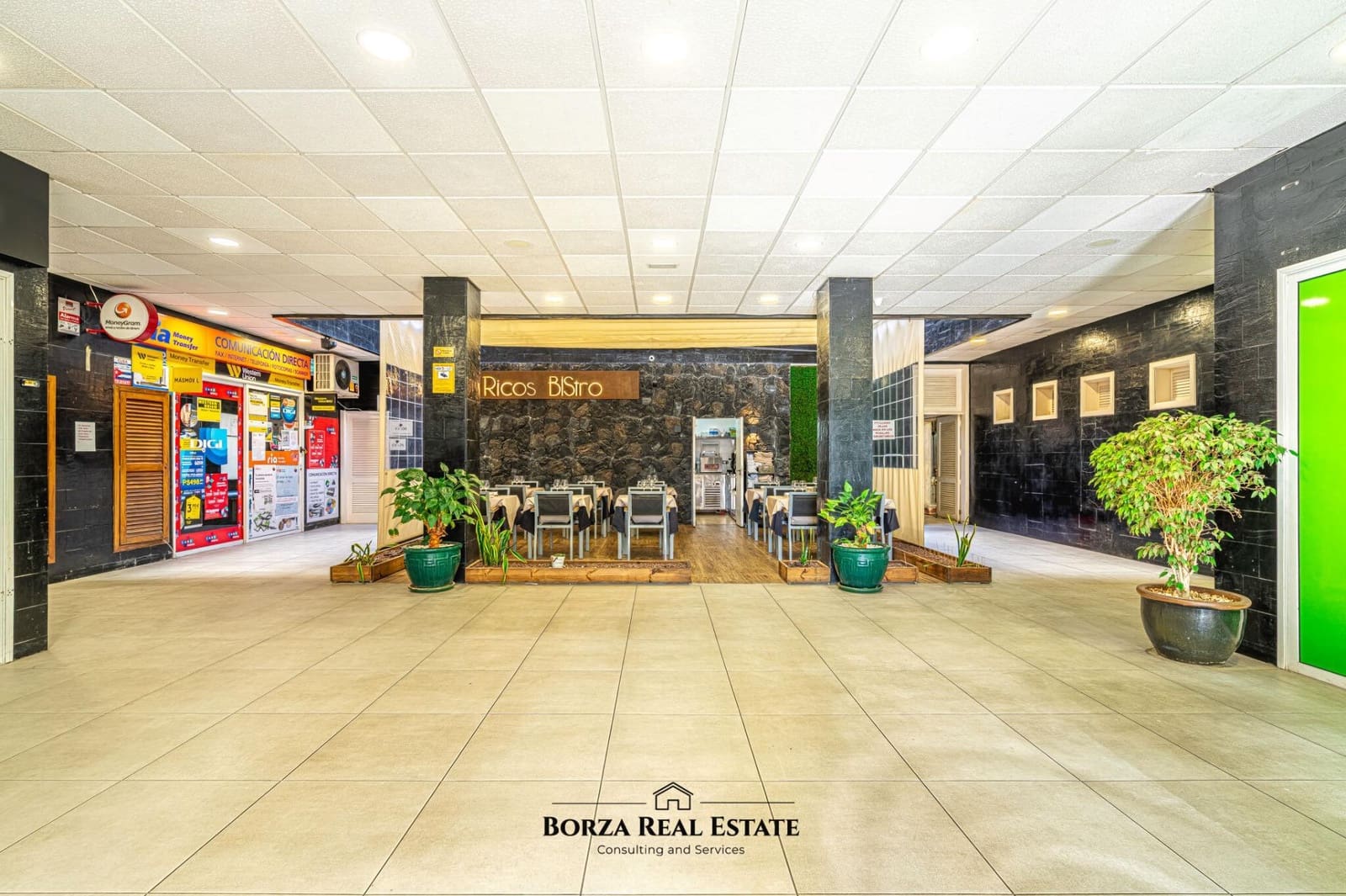 Commercial for sale in Los Cristianos - € 124,000 (Ref: 8936971)