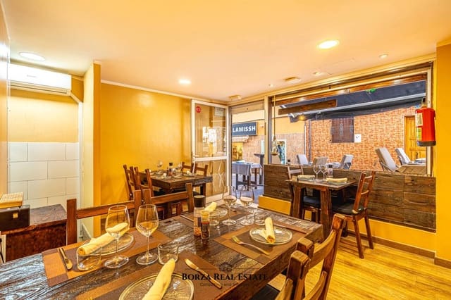 Commercieel te koop in Los Cristianos, Arona - € 124.000 (Ref: 8936971)