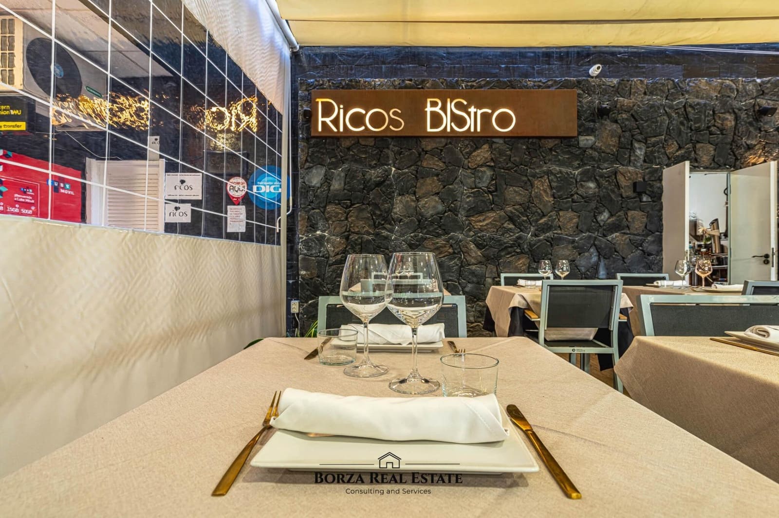 Commercial for sale in Los Cristianos - € 124,000 (Ref: 8936971)