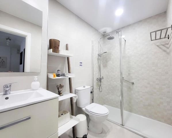 1 soveværelse Lejlighed til salg i Los Cristianos, Arona - € 229.000 (Ref: 9137244)