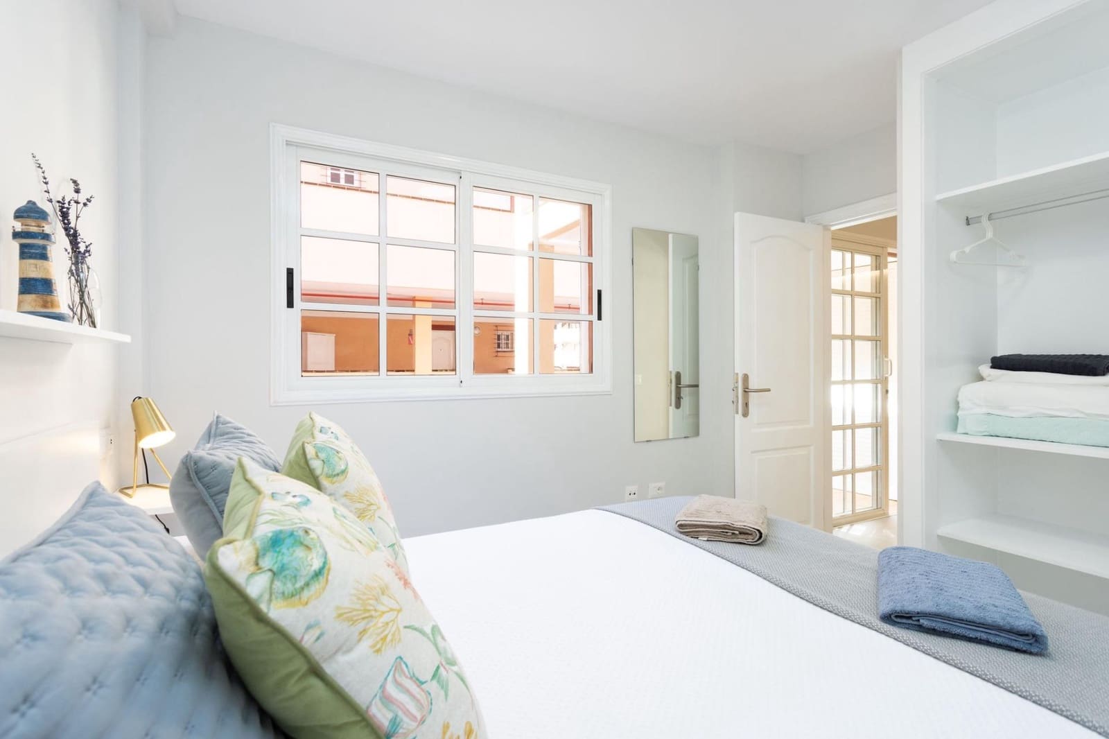 2 bedroom Apartment for rent in Los Cristianos with pool - € 1,500 (Ref: 9187050)