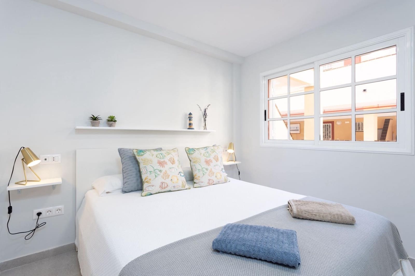 2 bedroom Apartment for rent in Los Cristianos with pool - € 1,500 (Ref: 9187050)