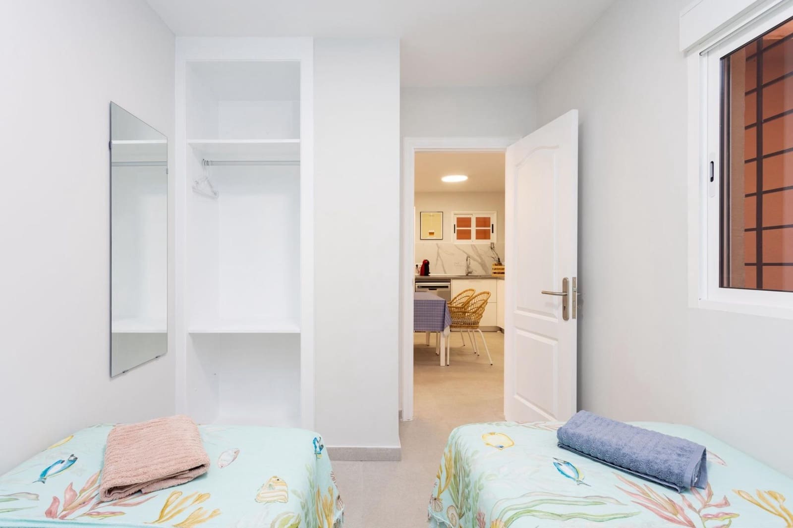 2 bedroom Apartment for rent in Los Cristianos with pool - € 1,500 (Ref: 9187050)