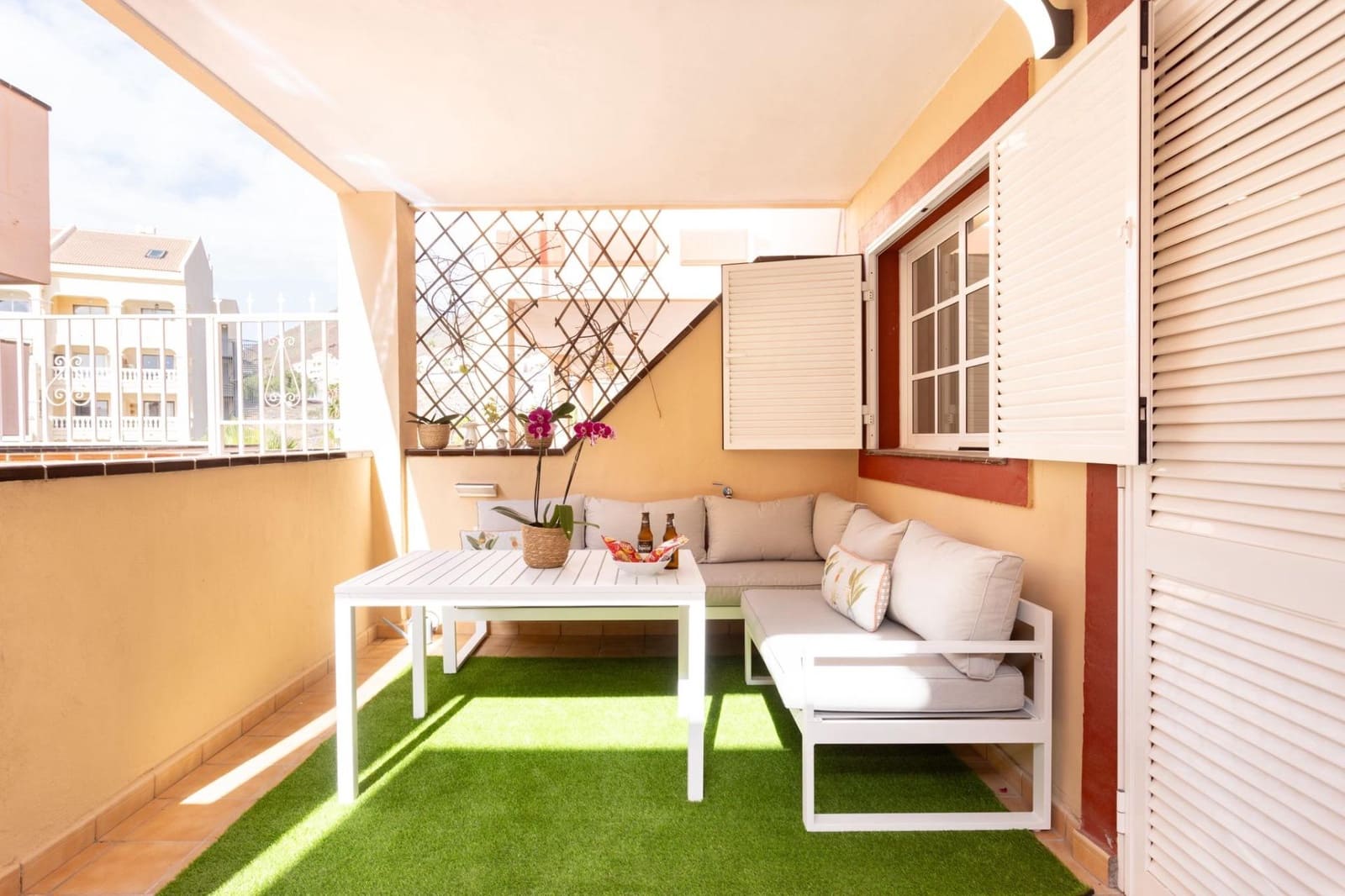 2 bedroom Apartment for rent in Los Cristianos with pool - € 1,500 (Ref: 9187050)