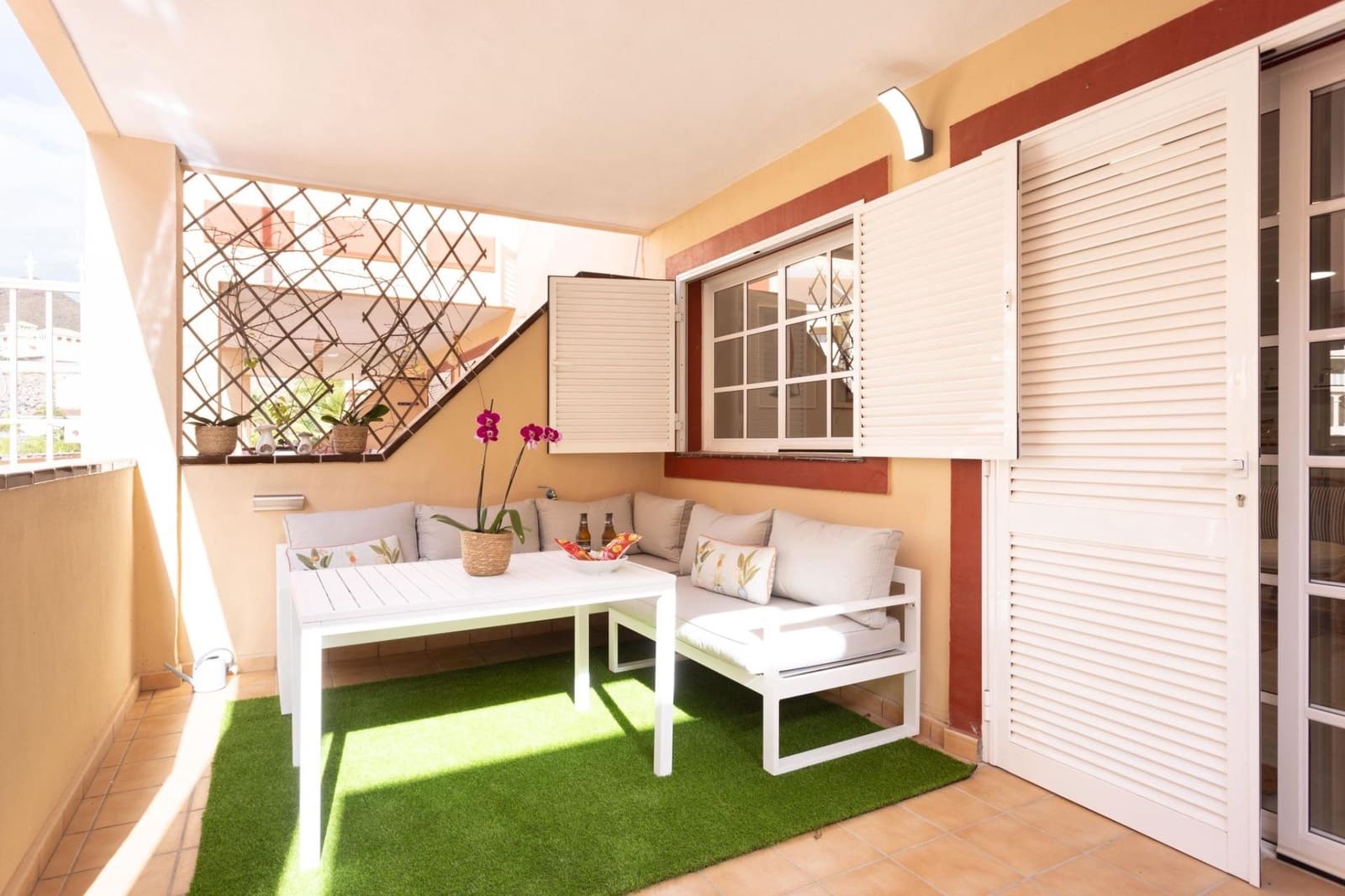 2 bedroom Apartment for rent in Los Cristianos with pool - € 1,500 (Ref: 9187050)