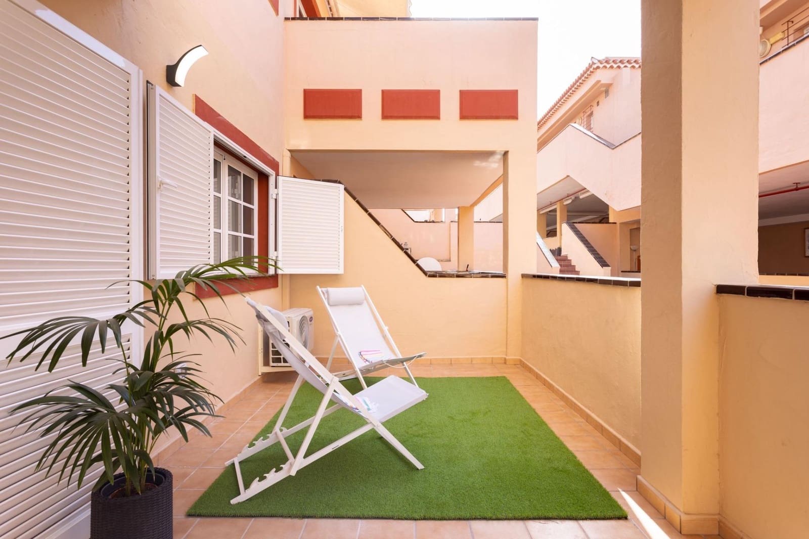 2 bedroom Apartment for rent in Los Cristianos with pool - € 1,500 (Ref: 9187050)