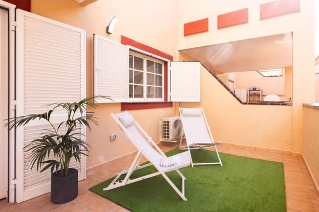 2 bedroom Apartment for rent in Los Cristianos, Arona with pool - € 1,500 (Ref: 9187050)