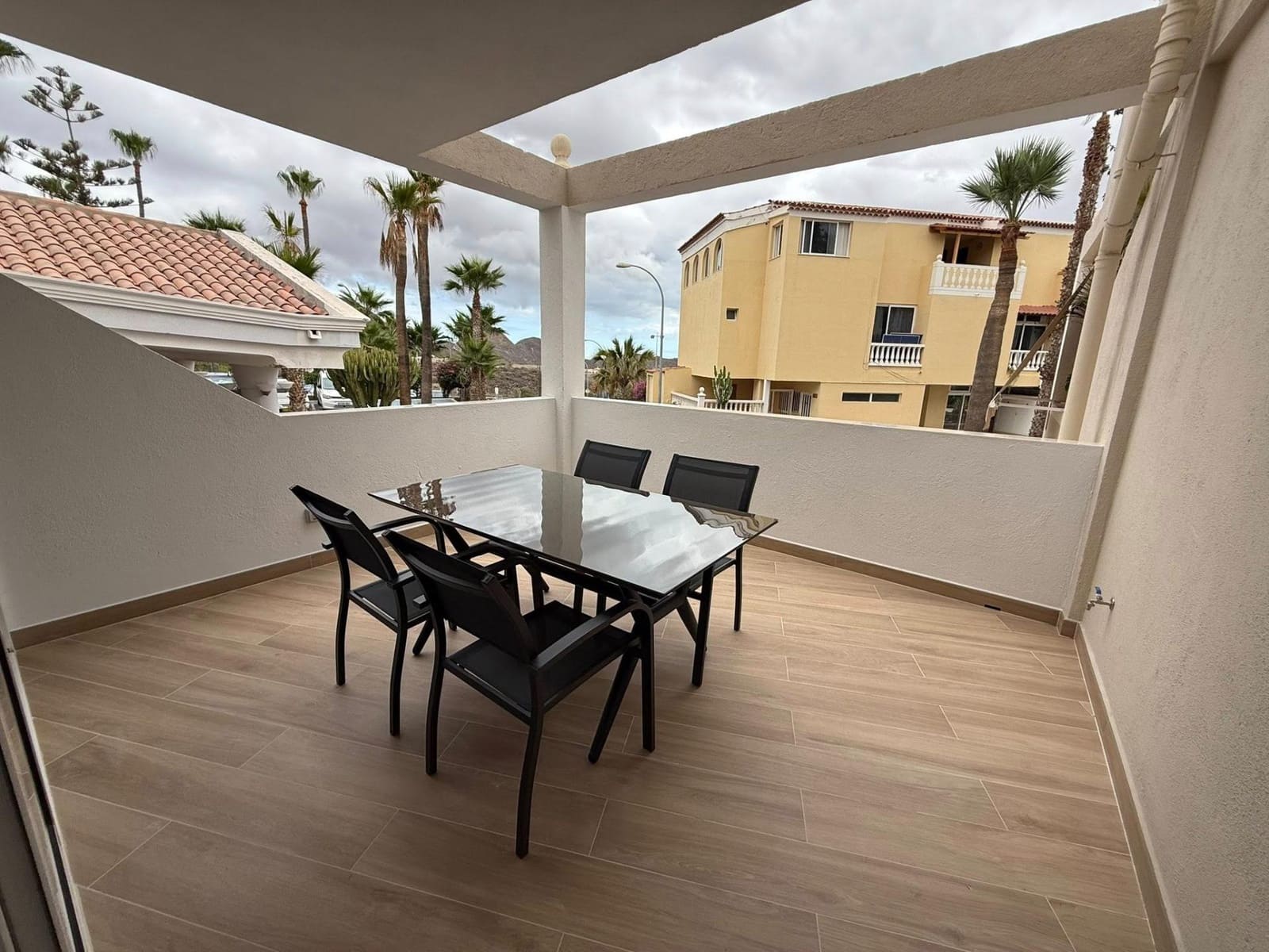 Appartement de 2 chambres à louer à Chayofa avec piscine - 1 700 € (Ref: 9269835)