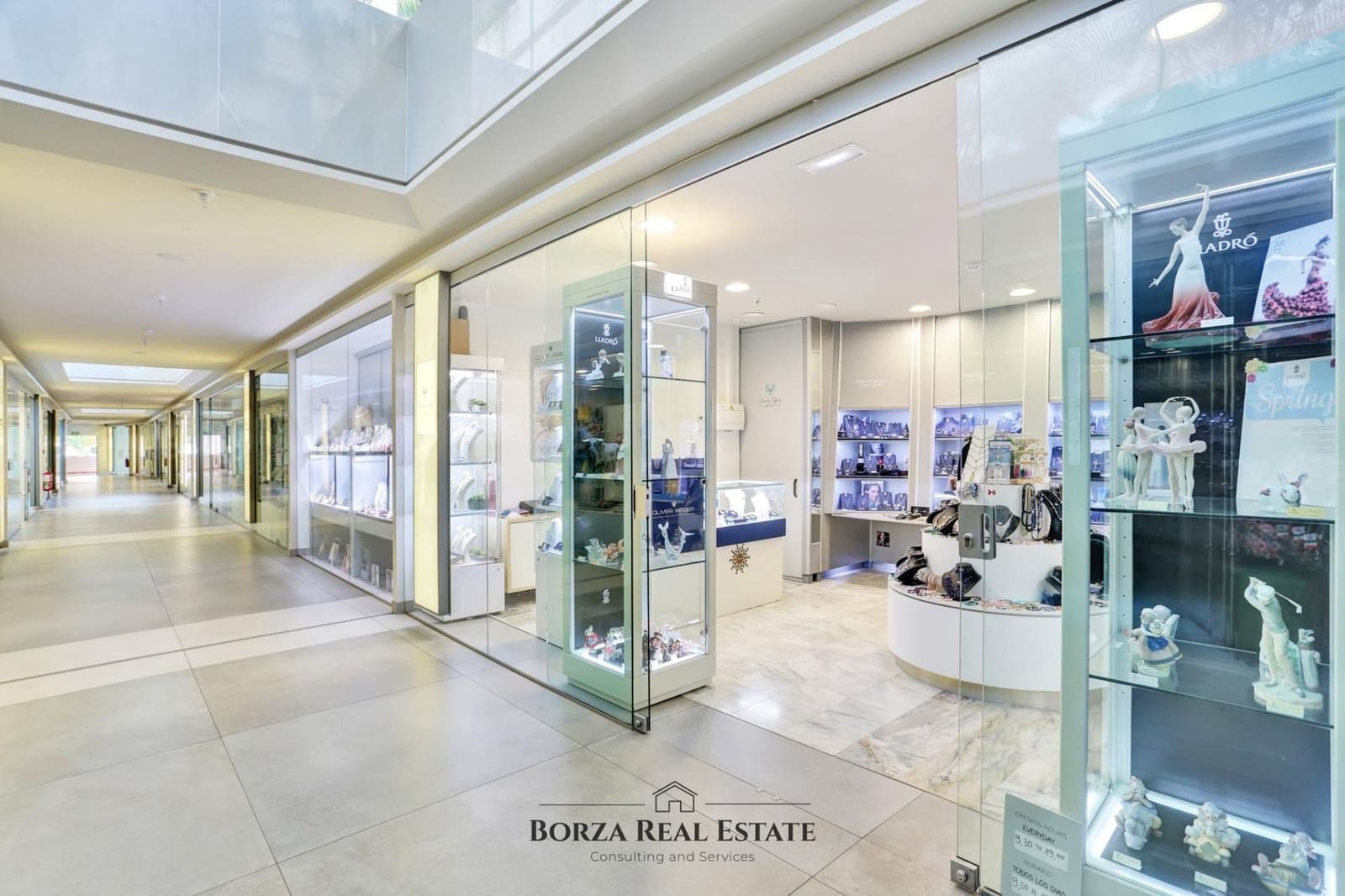 Commercial for sale in Los Cristianos - € 45,000 (Ref: 9291695)