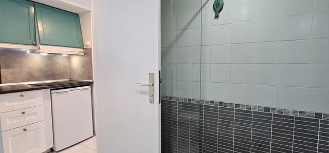 Estúdio para venda em Los Cristianos, Arona com piscina - 199 000 € (Ref: 9308606)