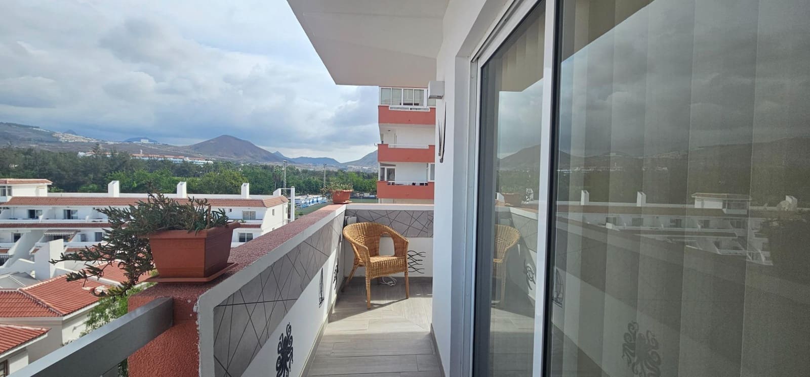 1 sypialnia Apartament do wynajęcia w Playa de las Americas z basenem - 1 500 € (Ref: 9343250)