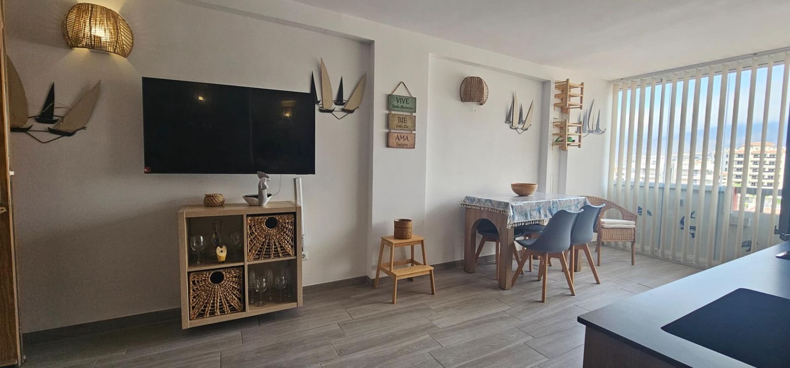 1 bedroom Apartment for rent in Playa de las Americas with pool - € 1,250 (Ref: 9343250)