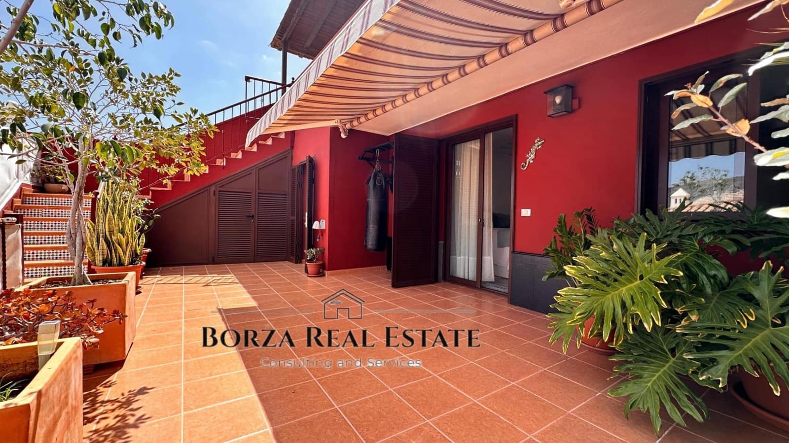 4 sovrum Radhus till salu i El Madronal med pool garage - 630 000 € (Ref: 9347425)