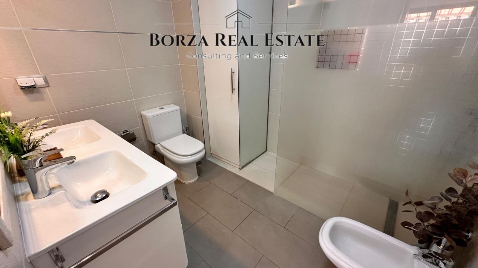 4 sovrum Radhus till salu i El Madronal med pool garage - 630 000 € (Ref: 9347425)