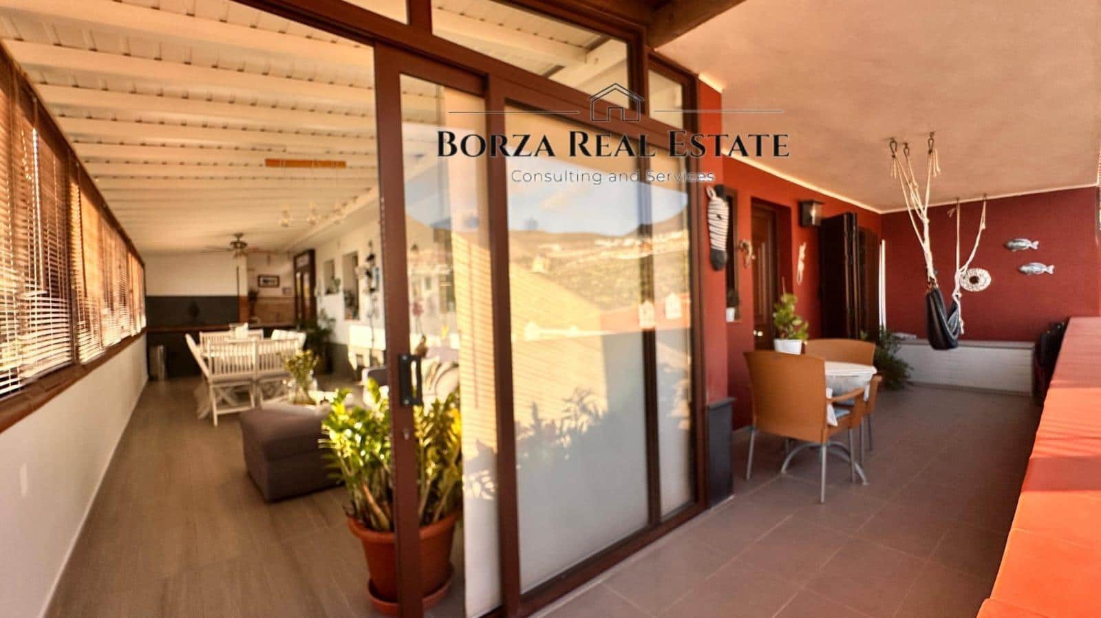 Adosado de 4 habitaciones en El Madroñal en venta con piscina garaje - 630.000 € (Ref: 9347425)