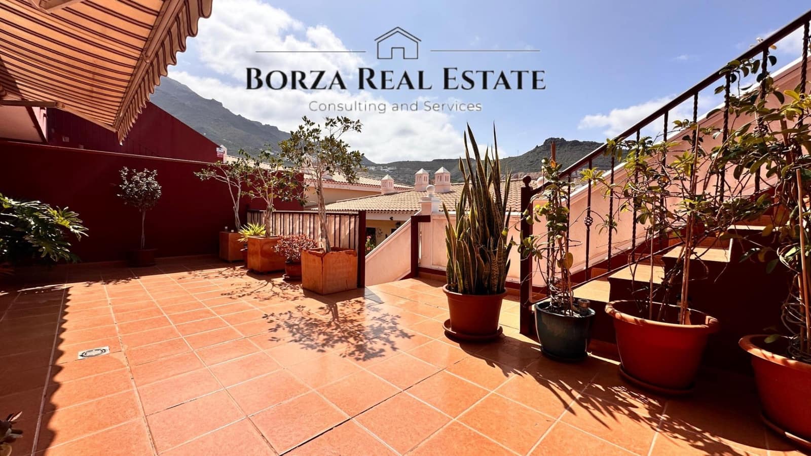 Adosado de 4 habitaciones en El Madroñal en venta con piscina garaje - 630.000 € (Ref: 9347425)