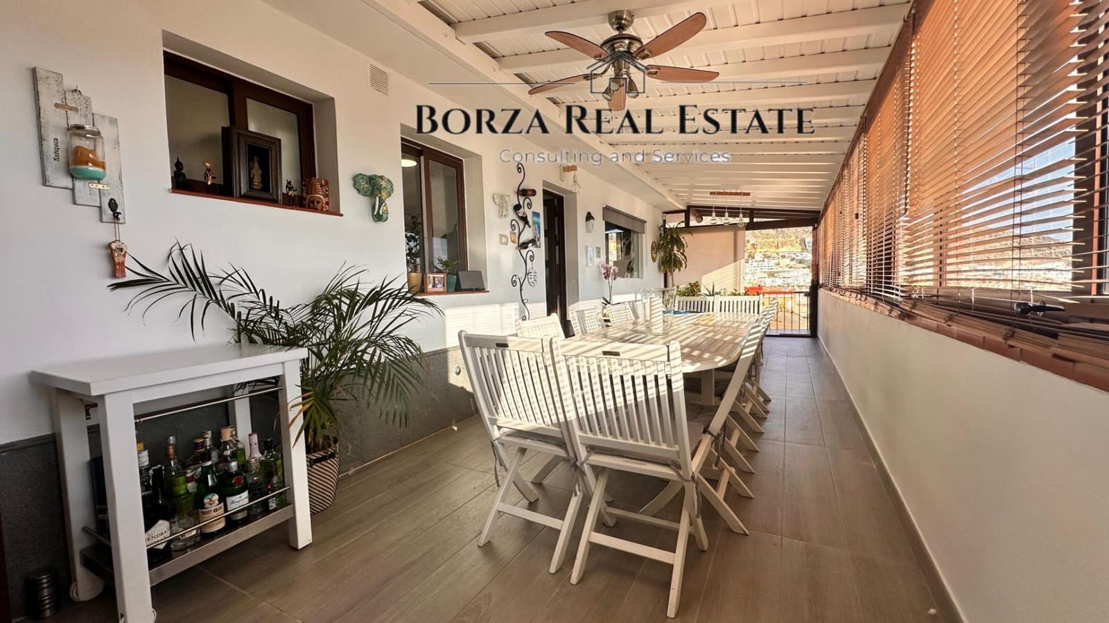 Adosado de 4 habitaciones en El Madroñal en venta con piscina garaje - 630.000 € (Ref: 9347425)