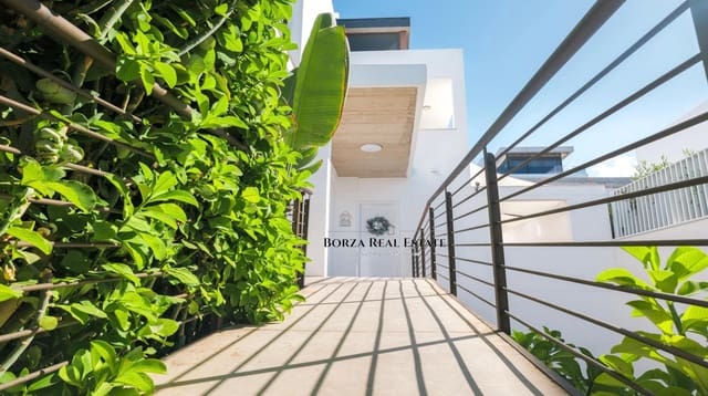 4 makuuhuone Huvila myytävänä paikassa Costa Adeje, Adeje mukana uima-altaan 
autotalli - 2 730 000 € (Ref: 9349653)