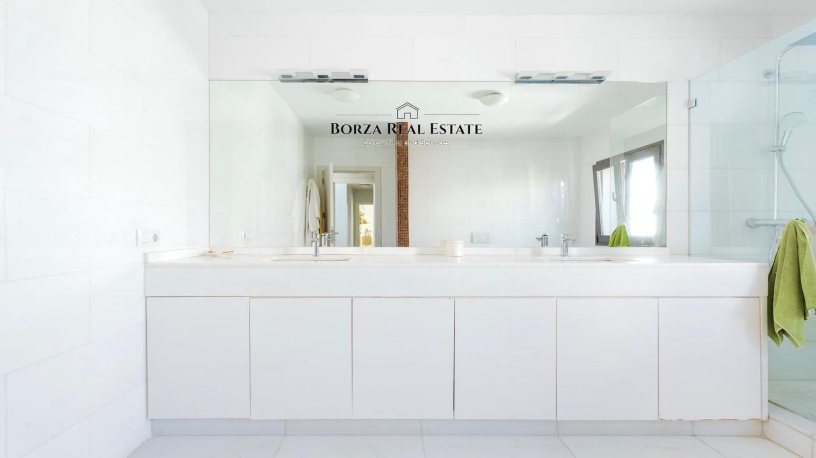 4 makuuhuone Huvila myytävänä paikassa Costa Adeje mukana uima-altaan 
autotalli - 2 730 000 € (Ref: 9349653)