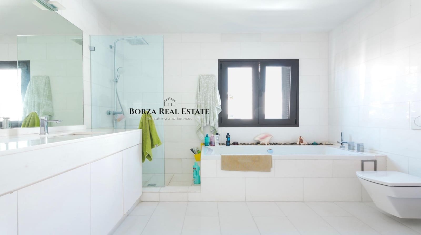 4 bedroom Villa for sale in Costa Adeje with pool garage - € 2,625,000 (Ref: 9349653)