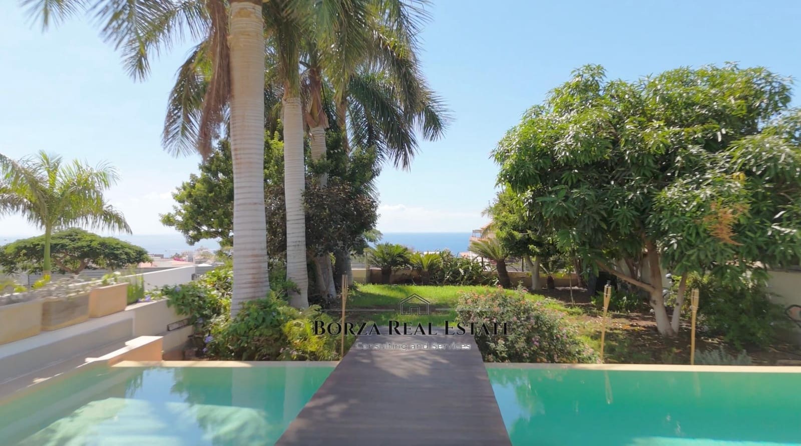 4 bedroom Villa for sale in Costa Adeje with pool garage - € 2,625,000 (Ref: 9349653)