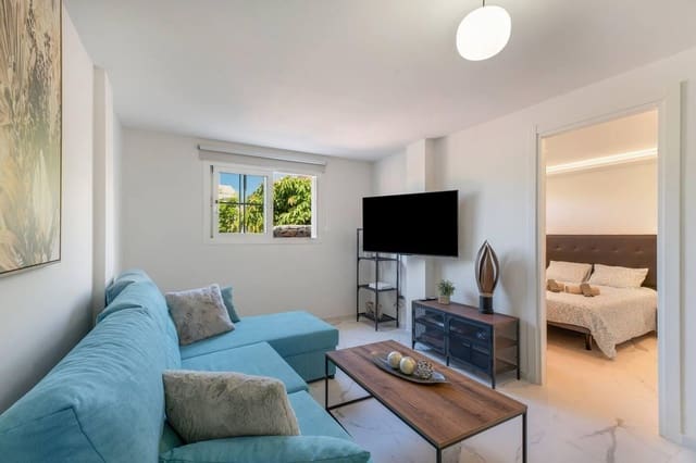 Apartamento de 2 habitaciones en Los Cristianos, Arona en venta con piscina - 290.000 € (Ref: 9353694)