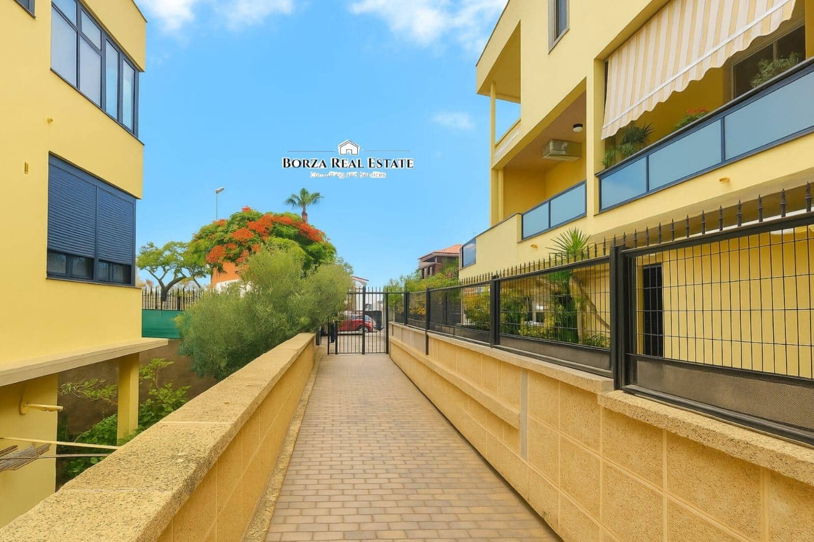 3 bedroom Apartment for sale in Adeje with garage - € 475,000 (Ref: 9385711)