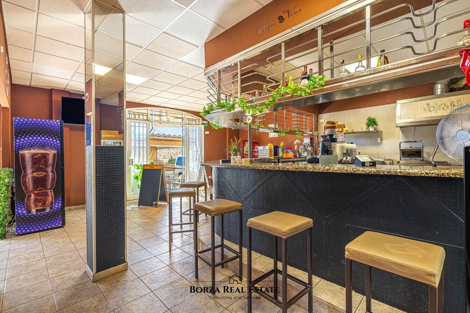 Commercial for sale in Guargacho - € 39,900 (Ref: 9390984)