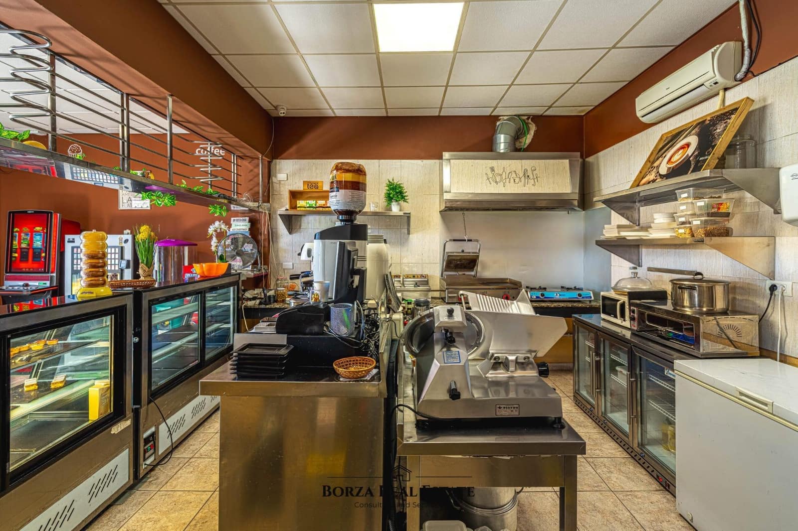 Commercial for sale in Guargacho - € 39,900 (Ref: 9390984)