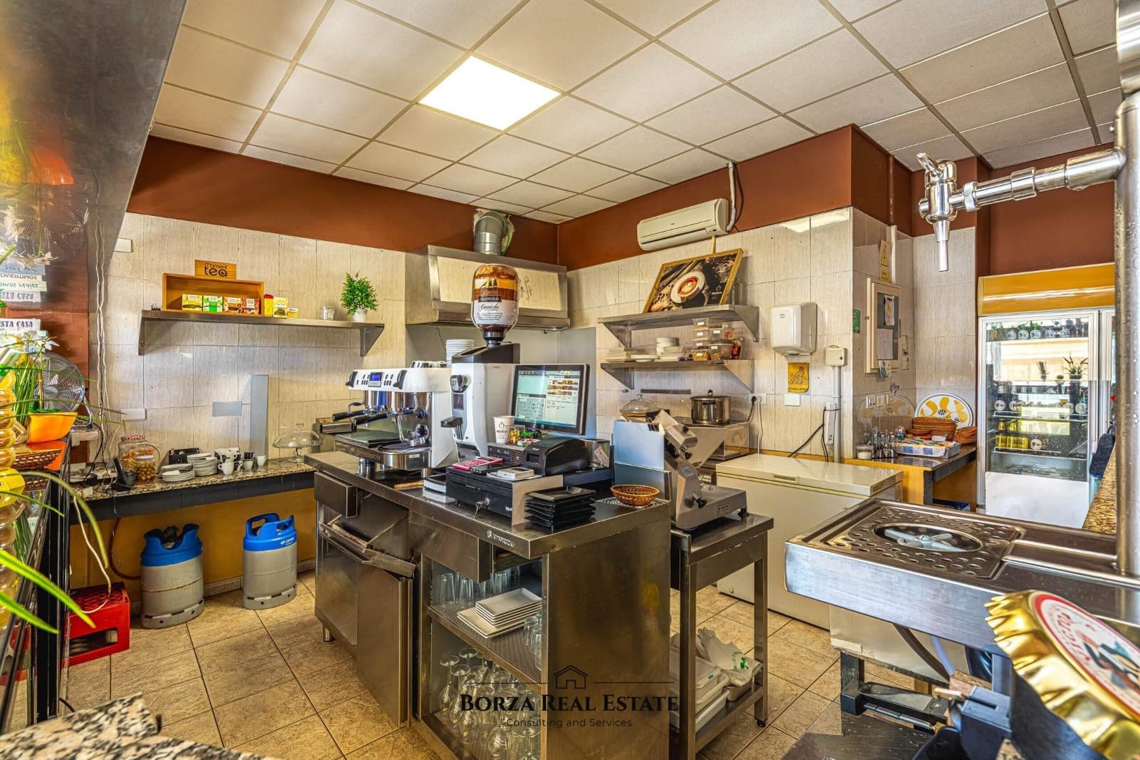 Commercial for sale in Guargacho - € 39,900 (Ref: 9390984)