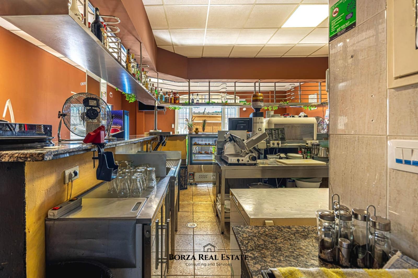 Commercial for sale in Guargacho - € 39,900 (Ref: 9390984)