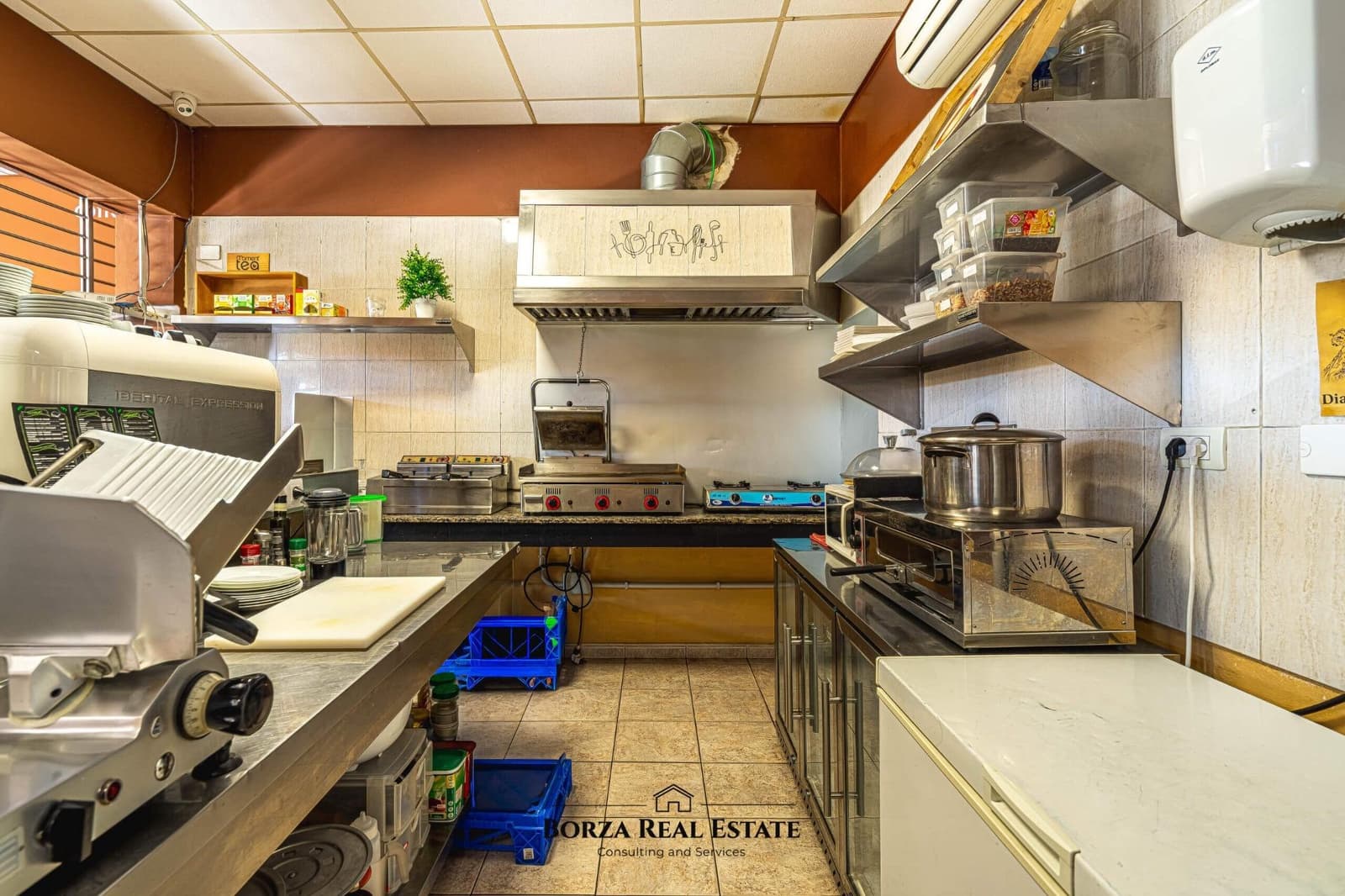 Commercial for sale in Guargacho - € 39,900 (Ref: 9390984)