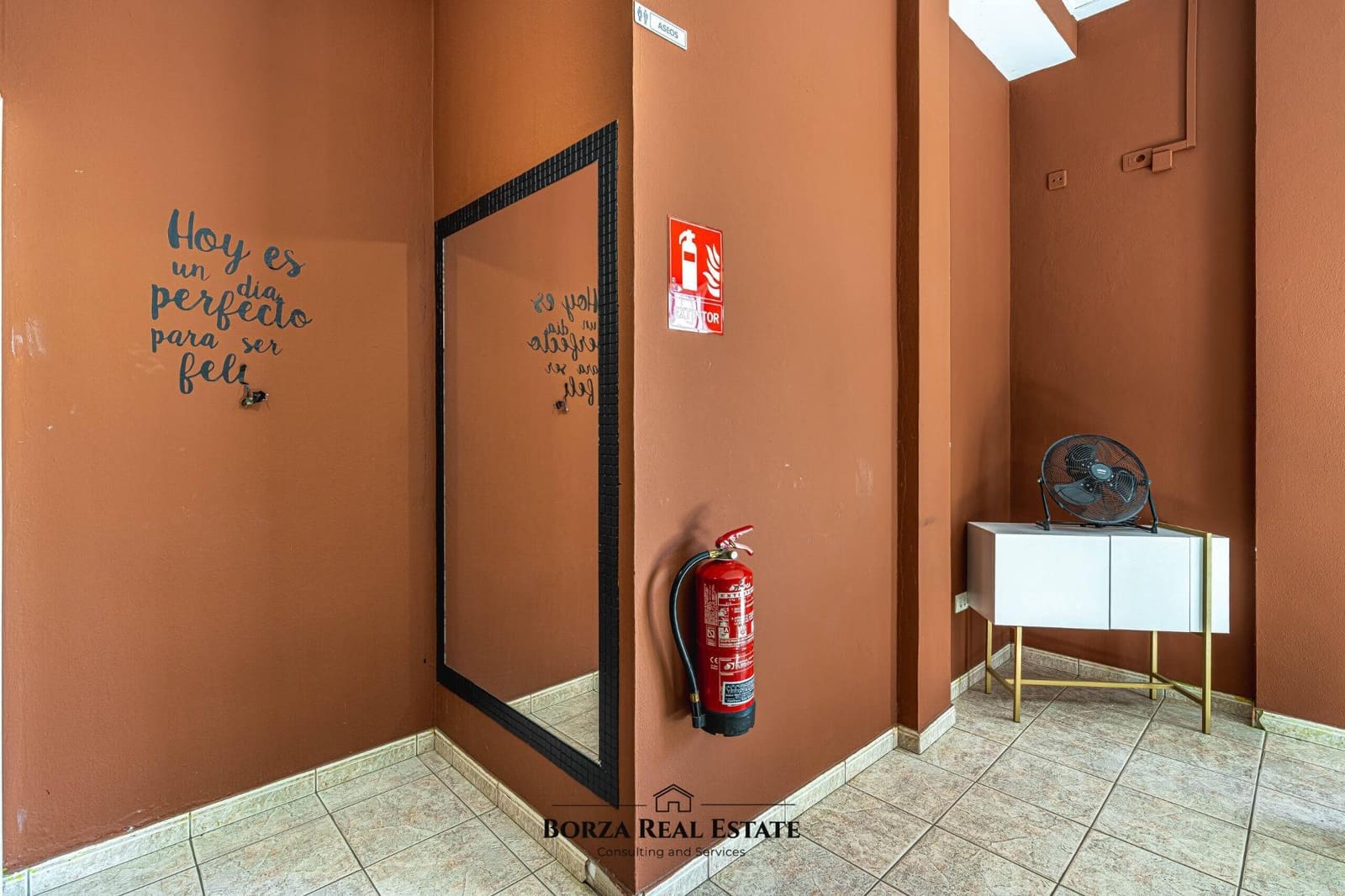 Commercial for sale in Guargacho - € 27,900 (Ref: 9390984)