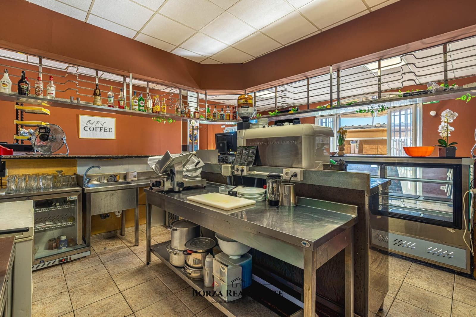 Commercial for sale in Guargacho - € 27,900 (Ref: 9390984)