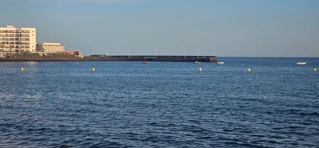 Comercial para venda em El Medano, Granadilla de Abona - 90 000 € (Ref: 9446680)